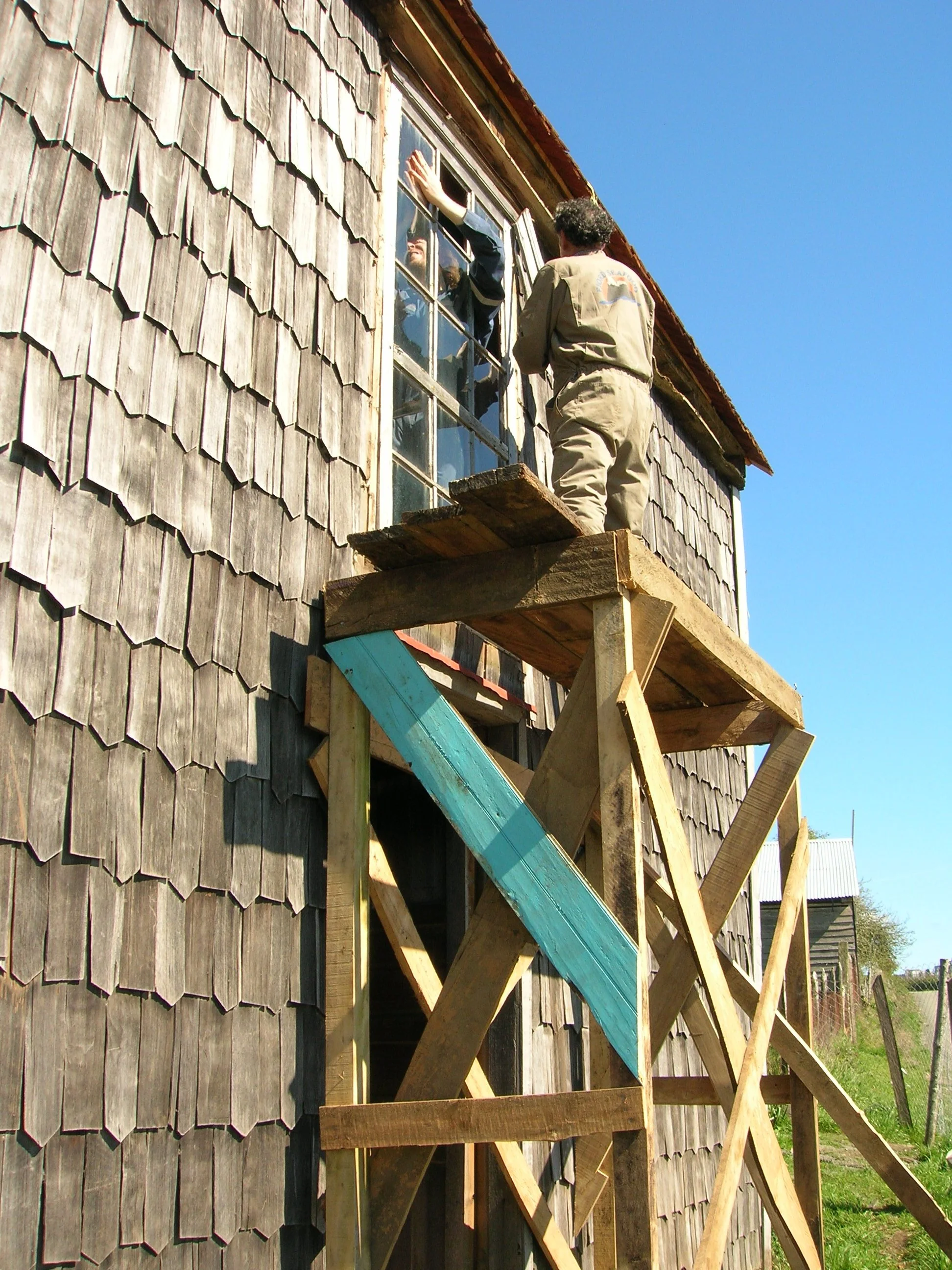 Restauración patrimonial Iglesia de Vilupulli · Constructora Patrimonial Chiloé
